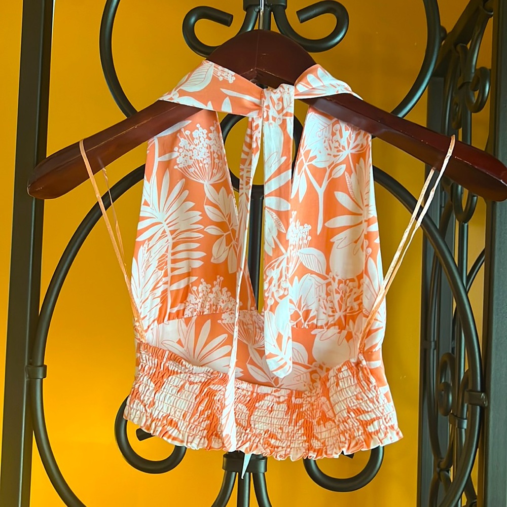 KENDALL + KYLIE Hawaiian Leaf  Halter Top - Picture 2 of 4